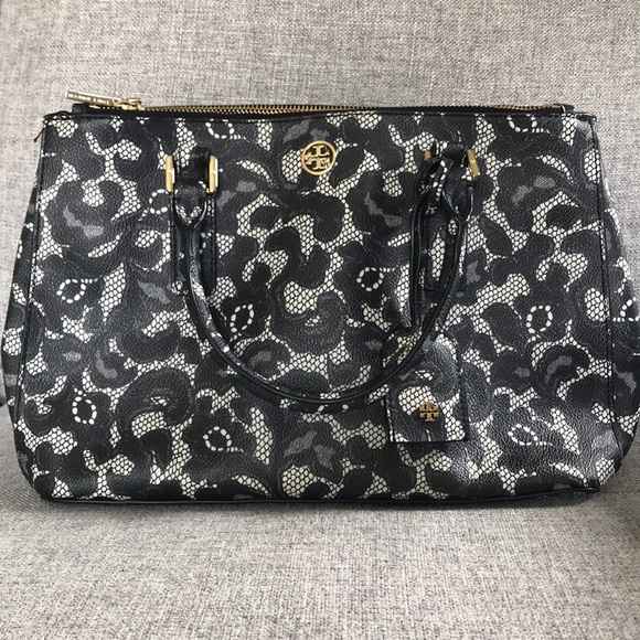 Tory Burch Handbags - Tory Burch Robinson Double Zip in Ferrara Lace